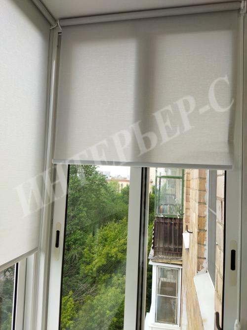 Вешаем алюминиевые шторы жалюзи на раздвижные окна. Рулонные шторы для балкона с раздвижными алюминиевыми окнами Слайдорс 01