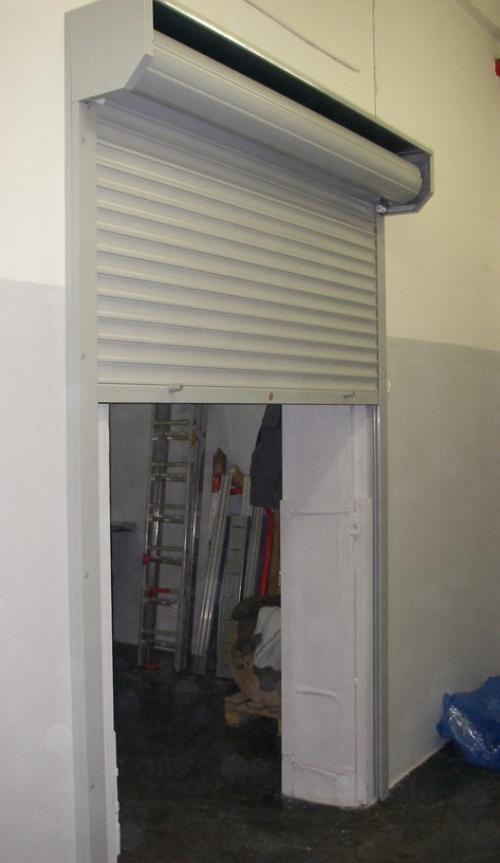 Металлические рольставни на двери. Рольставни в проеме вместо двери: достаточно ли безопасно?