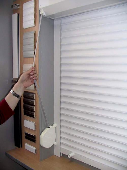 Металлические рольставни на двери. Рольставни в проеме вместо двери: достаточно ли безопасно?