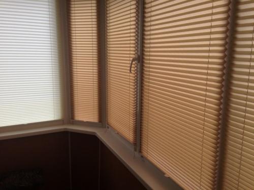 Белые жалюзи в интерьере. Жалюзи: виды современных конструкций и особенности их монтажа (119 фото-идей)