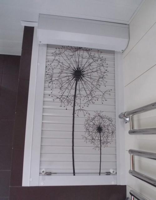 Рольставни (жалюзи). №1. Преимущества и недостатки рольставней в туалете