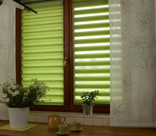 Прикрепление рулонной шторы к стене. Способы крепления 03