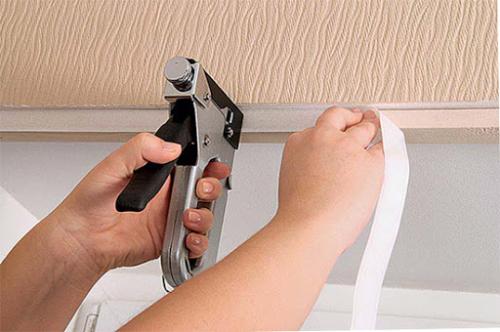 Крепление штор на пластиковые окна. Как повесить шторы или тюль без карниза