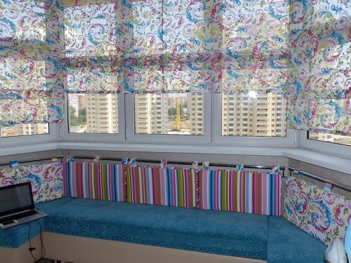 Жалюзи своими руками из обоев. Как сделать своими руками самое простое и недорогое украшение для окон: жалюзи из обоев