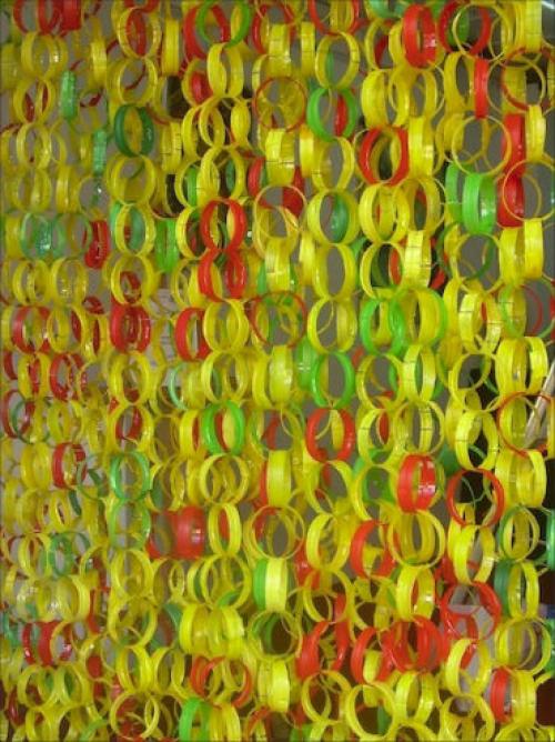 Жалюзи своими руками из пластиковых бутылок. Штора из пластиковых бутылок – так просто и красиво!